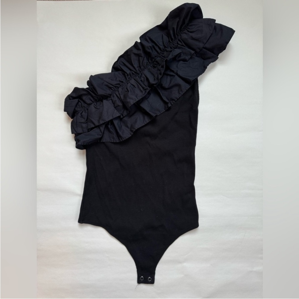 NEW Black Bodysuit NWT Express Ruffle Ribbed One Shoulder Poplin Thong T… - Picture 2 of 9
